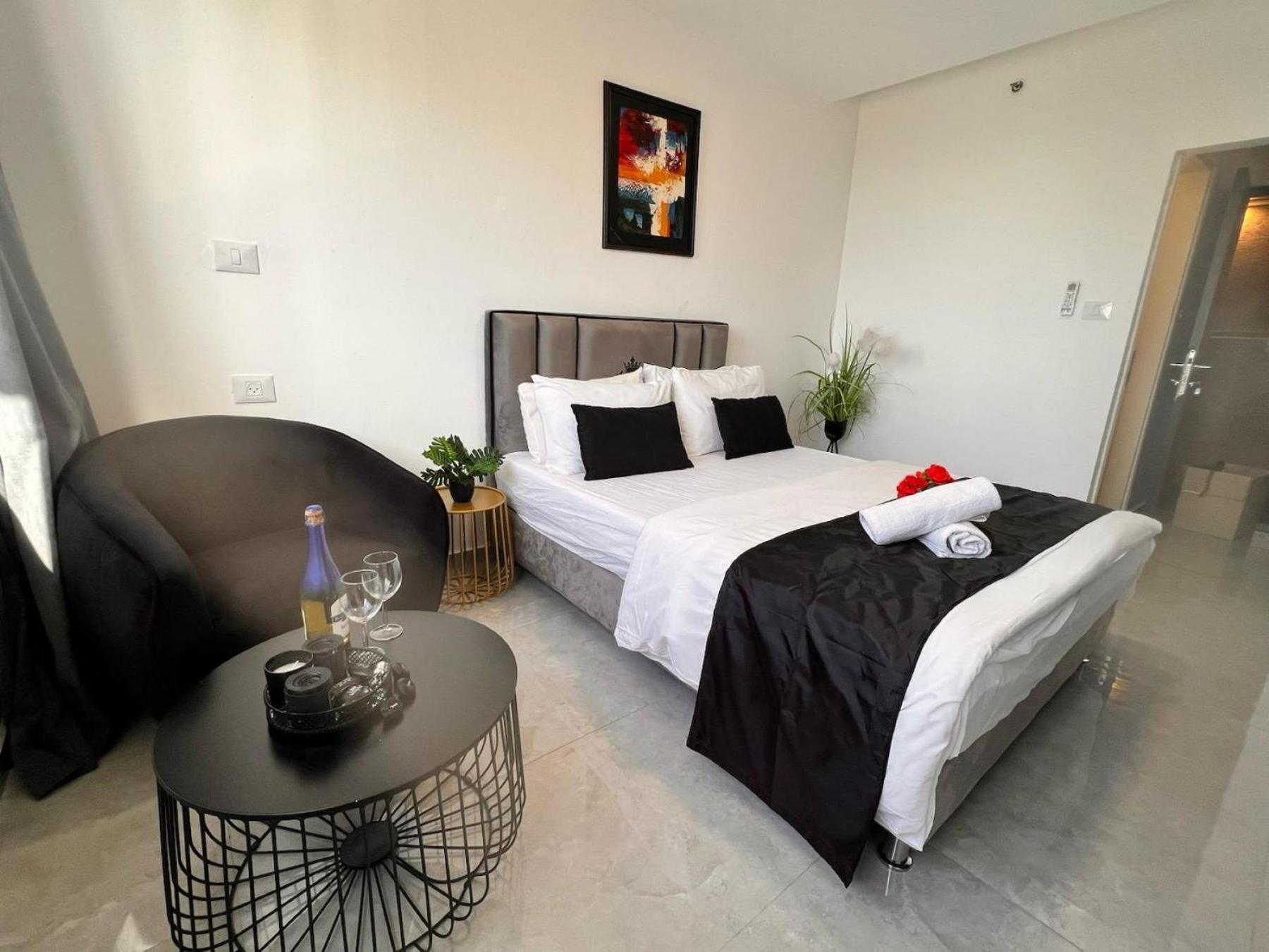 Elis Boutique Hotel Bat Yam Eksteriør billede