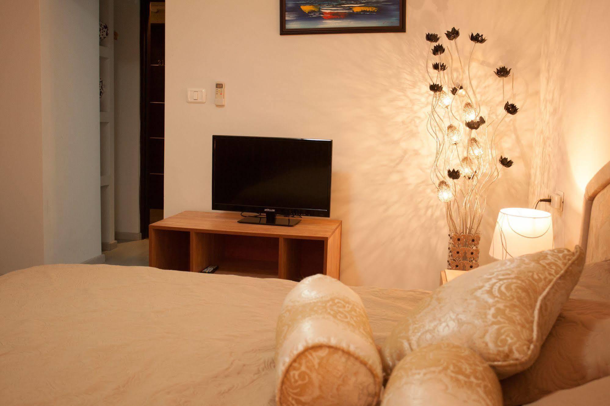 Elis Boutique Hotel Bat Yam Eksteriør billede