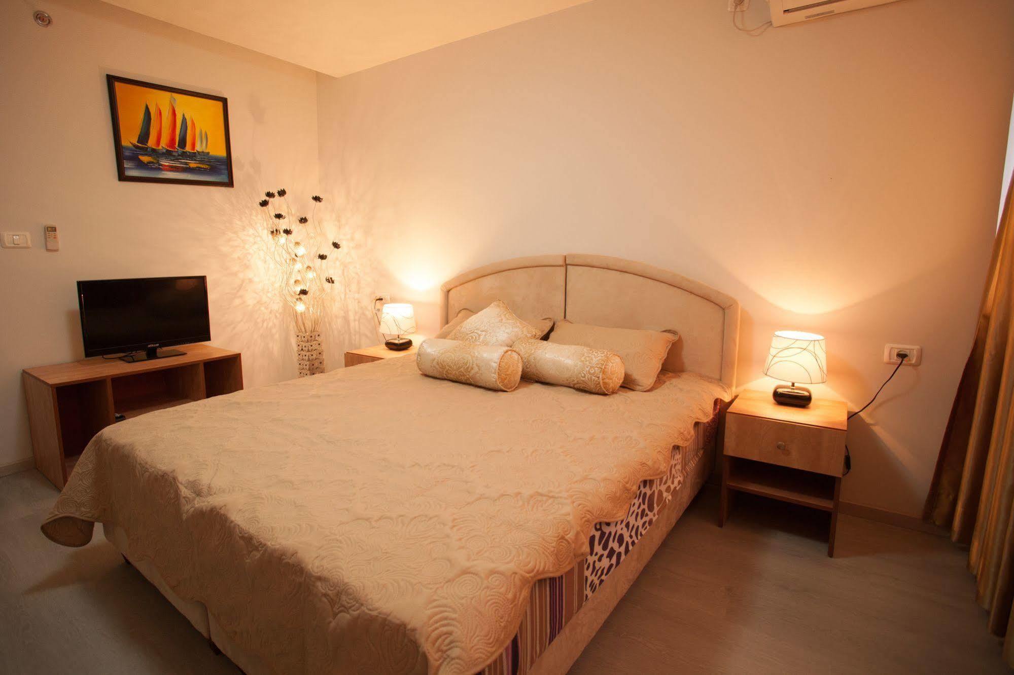 Elis Boutique Hotel Bat Yam Eksteriør billede